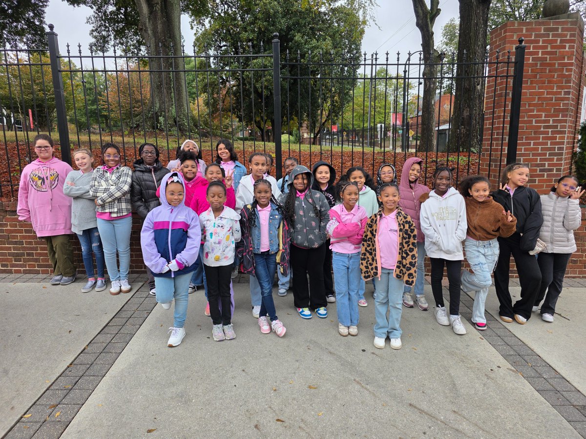 SandersES tweet media