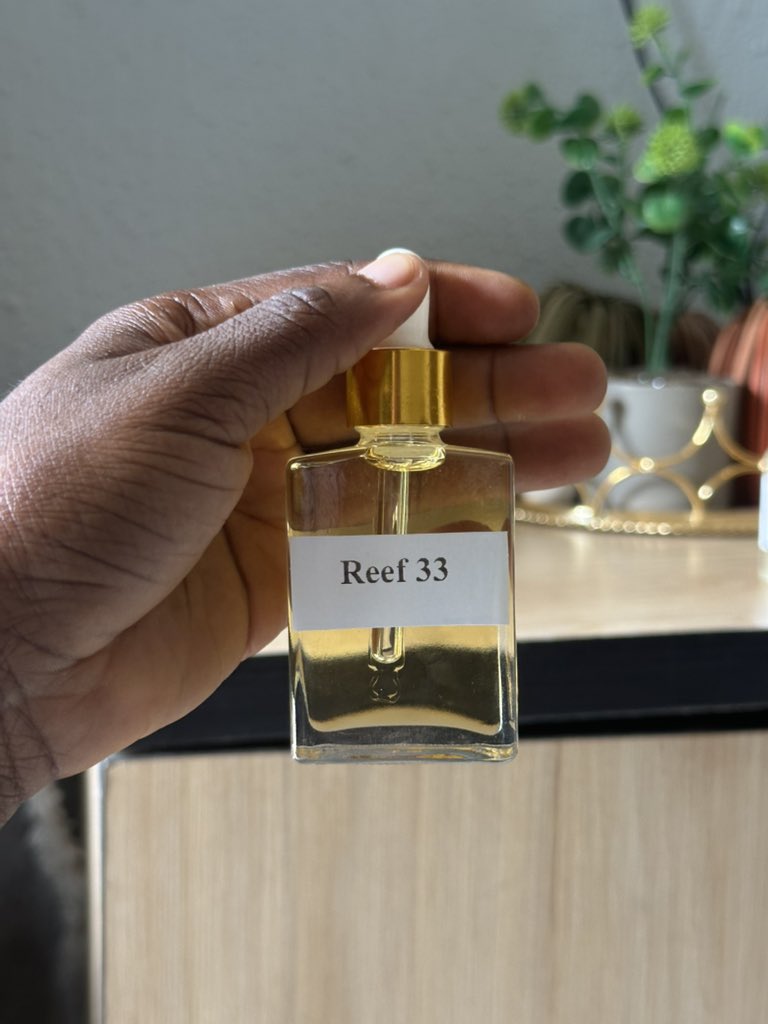 Siyaamarh's tweet image. 30ml Oils🥳💃🏻

Oud Satin Mood 13,000
Promise Frederic Malle 15,000
Al Wisam Rasasi 15,000
Reef 33  15,000

Location Lugbe Abuja