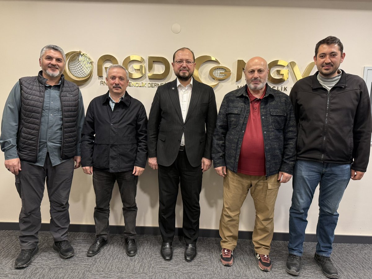 HTurkyilmazOMO's tweet image. AGD Genel Başkanı Salih Turhan’ı ziyaret ettik.

Kendisine, Orman Mühendisleri Odası Yayınevi’nden okuyucuyla buluşan Ormandaki Ateş adlı eserimiz ile kendi kaleme aldığım Mihenk Noktası ve Ormanın Kitabı adlı kitaplarımı takdim ettim.

Nazik ev sahipliği ve samimi…