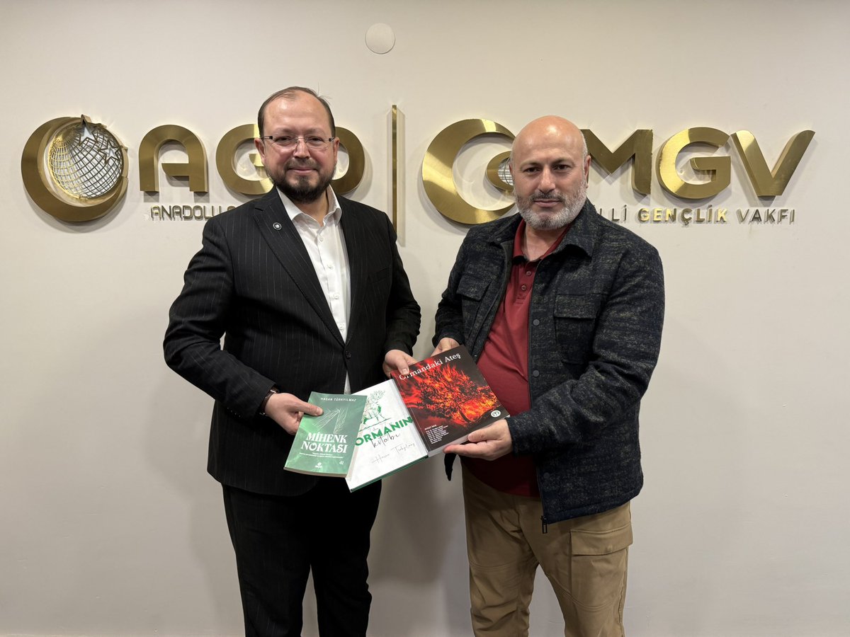HTurkyilmazOMO's tweet image. AGD Genel Başkanı Salih Turhan’ı ziyaret ettik.

Kendisine, Orman Mühendisleri Odası Yayınevi’nden okuyucuyla buluşan Ormandaki Ateş adlı eserimiz ile kendi kaleme aldığım Mihenk Noktası ve Ormanın Kitabı adlı kitaplarımı takdim ettim.

Nazik ev sahipliği ve samimi…