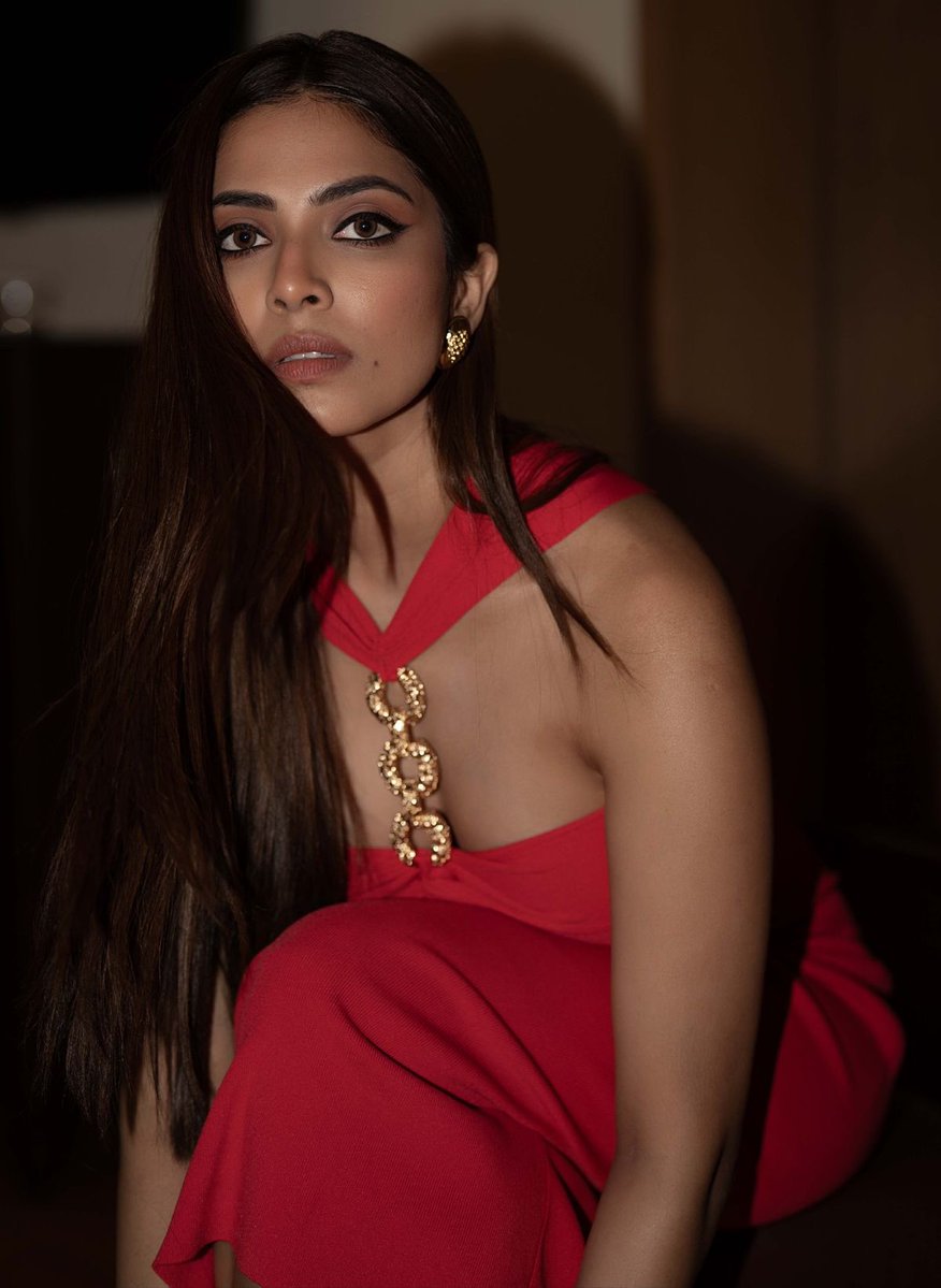 MalavikaM_Fans's tweet image. 