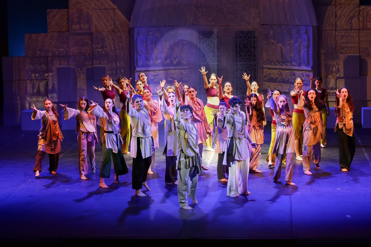 La compagnia Marvan in scena al Teatro Vittorio Emanuele con "La corte dei miracoli" - is.gd/fqNngf