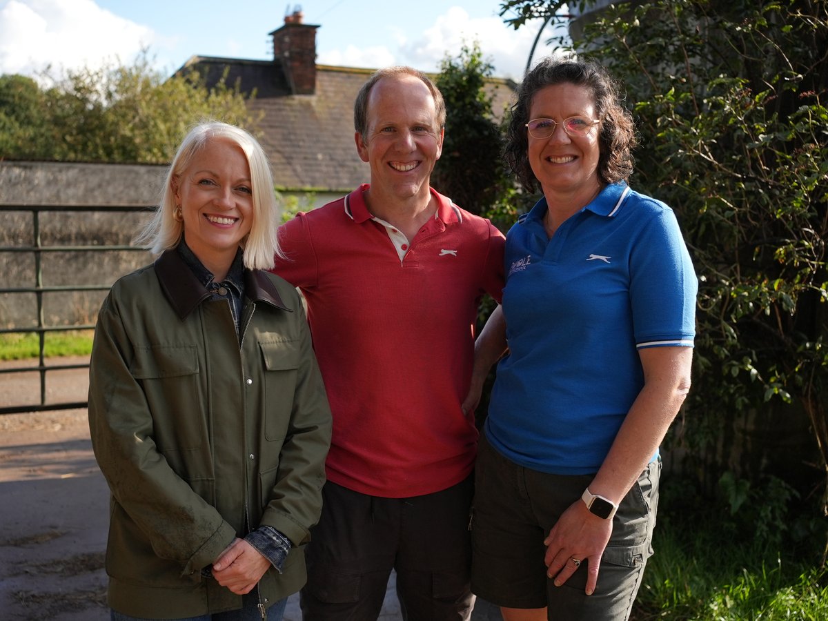 10Things_ToKnow's tweet image. Happy #scienceweek everyone!! Reminder that the new series of @10Things_ToKnow  kicks off this evening, Mon 10th Nov, at 8.30pm on @RTEOne !
@teagasc @Researchirel @MetEireann @GeolSurvIE  @NewDecadeFilms 
#10thingstoknowabout #change #climateaction