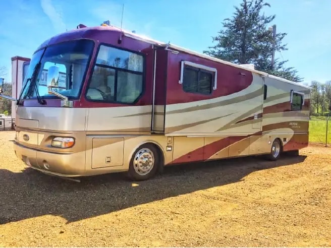 RVTrder's tweet image. This 2004 Airstream Land Yacht 396XL has only 32,399 miles and is ready for new adventures! Clean title, well-maintained, and road-ready. Don’t miss this rare opportunity to own a true Airstream classic! 👉 brnw.ch/21wXmQw

#RVMotorhome #RVTrader #ClassA #RVLife