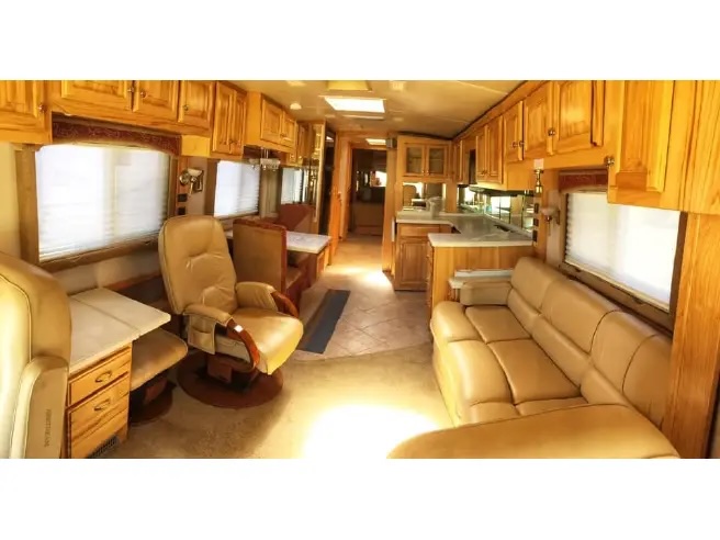 RVTrder's tweet image. This 2004 Airstream Land Yacht 396XL has only 32,399 miles and is ready for new adventures! Clean title, well-maintained, and road-ready. Don’t miss this rare opportunity to own a true Airstream classic! 👉 brnw.ch/21wXmQw

#RVMotorhome #RVTrader #ClassA #RVLife