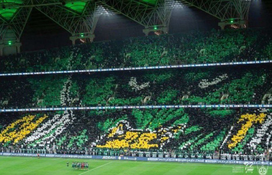 faisl11223's tweet image. العام الماضي عندما كان هناك تجاوزات ..!
ادخال كيماوي وسط مدرج #الاتحاد ..! 
تغيير التيفو قبل انطلاق المباراة ..!

كان اغلب اعلام وجمهور وهوامير #الاهلي يصفقون لهذا الفعل ويصفونه ب الخلعه ..؟
كانو يتفاخرون بهذا التيفو الي كان عبارة عن اسقاط على #الاتحاد ..!

اليوم بكل بجاحه و…