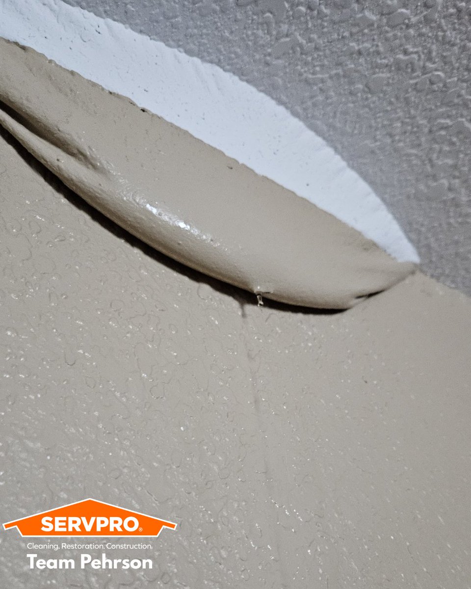SERVPRODuluth's tweet image. When pipes freeze and leak SERVPRO’s dedicated team here in Duluth &amp;amp; Superior is on call 24/7 to deliver top-notch water removal and restoration services, bringing your property back to its original state.  

#SERVPRO #waterdamage