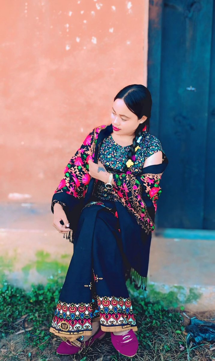 लाडो चुसाउने केटा (@laxmimgar) on Twitter photo 