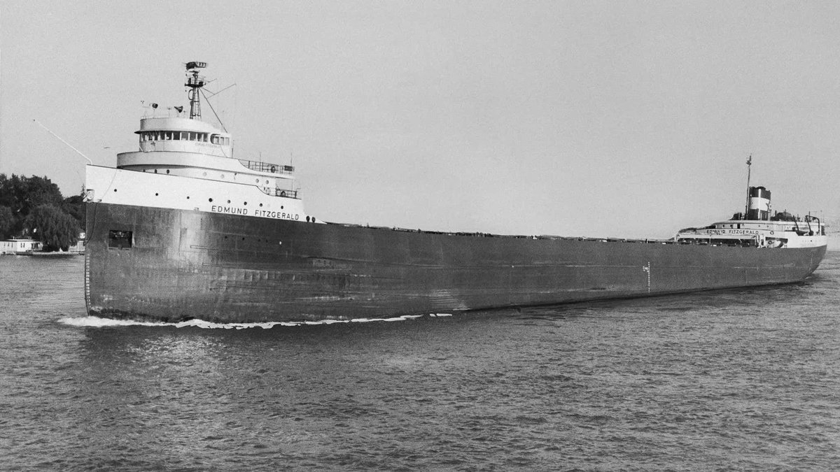 The Edmund Fitzgerald Sank In Lake Superior 50 Years Ago Today barstoolsports.com/blog/3556865/t…