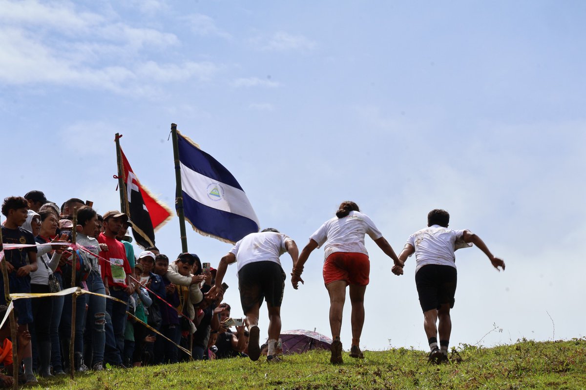 CHONTAL RACING 2025.
Con la participación de jóvenes provenientes de varios departamentos de Nicaragua, se realizó esta competencia extrema en los entornos de Peña Blanca, Santo Domingo. La naturaleza bella, pero indómita, exigió los mejores esfuerzos de los participantes.