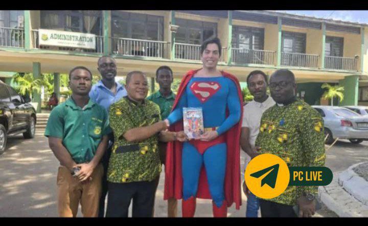 bhadext's tweet image. Prempeh college old boy, Superman, visits the college💚💚👍