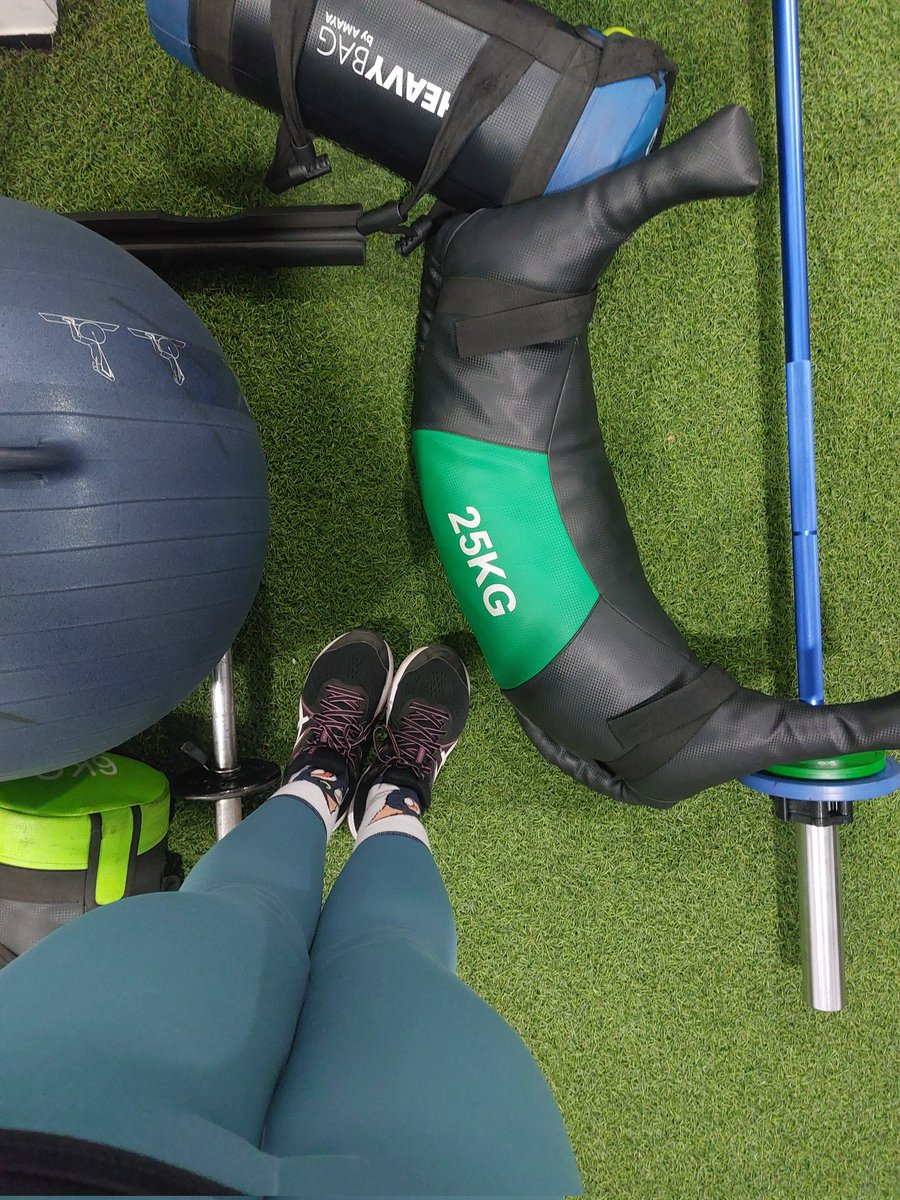 MeryGorB's tweet photo. Los lunes de #hiptrush con saco.
Que bienπ¬π¬π¬
#livinlavidamery #crossfit #box #laentrenaSion #MondayMotivation https://t.co/aK2vM2ghrr