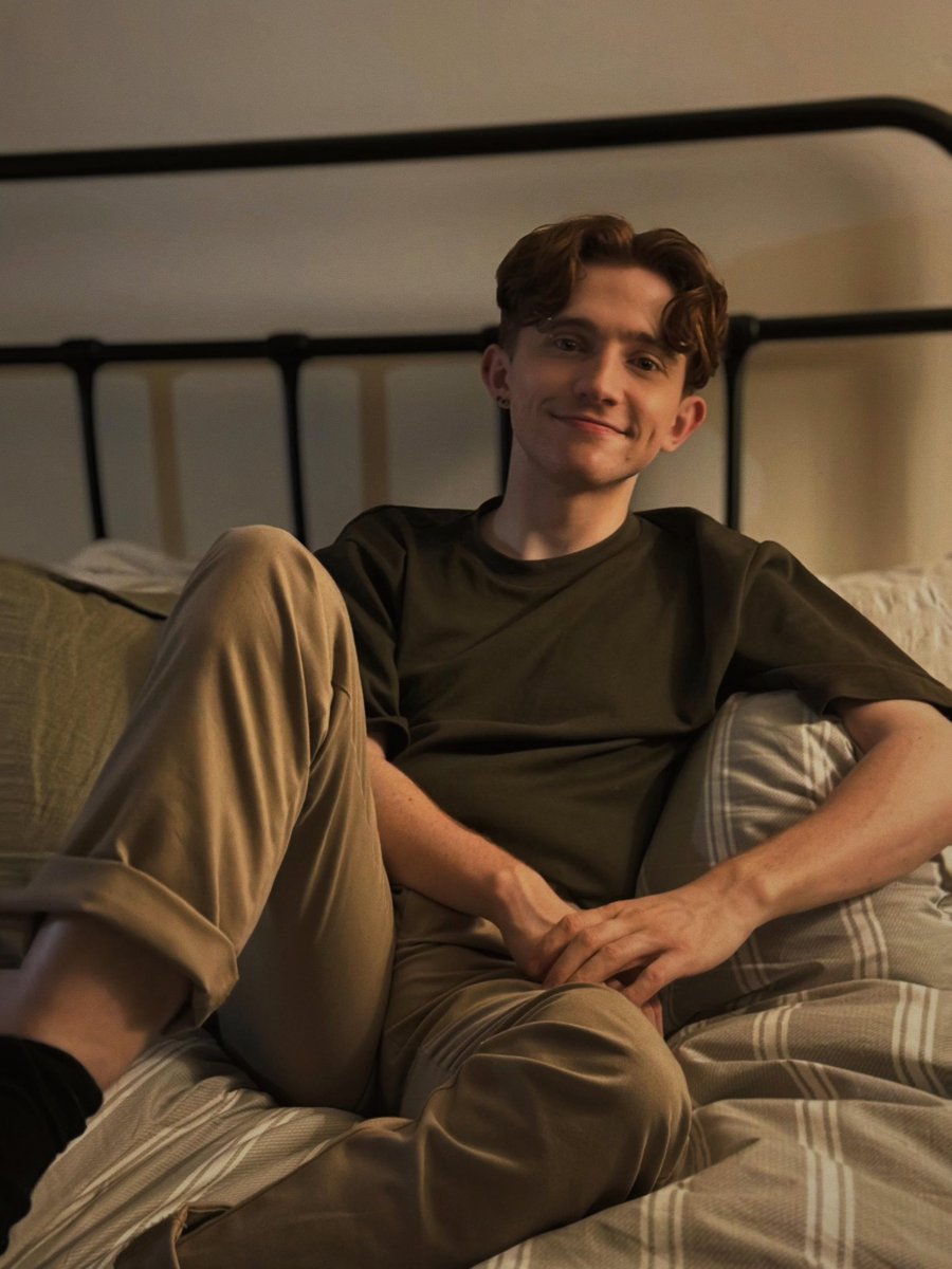 It’s cold outside, but warm in bed 😊