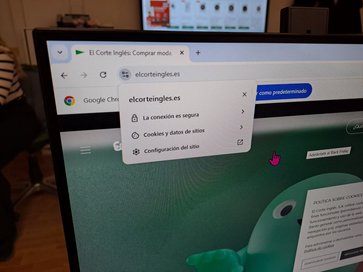 CepaElCamino's tweet image. ¡Muy interesante el curso que hemos iniciado hoy con el alumnado de #Informática 📲💻 guiados por Adela de @cyldigital!  
🔍 Navegadores y buscadores  
🛡️ Seguridad online  
🧩 Extensiones y dominios  
💳 Tarjeta BUSCyL 🚌
¡Mil gracias! 🙌😊  
@CFIEdeSoria @educacyl #TIC