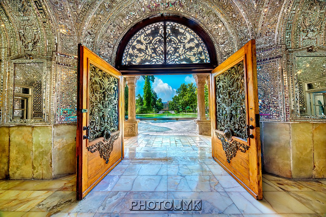 jyk1354's tweet photo. Stepping into history…
The moment you cross the threshold of Salam Hall in Golestan Palace, time stops. 

 #iran #photojyk #art #artist #photographer #photo #photography 

Photo: Jaber Yazdankhah (جابر یزدانخواه)

@IranianPlateau @IranianArts https://t.co/N1CBS2ejdO