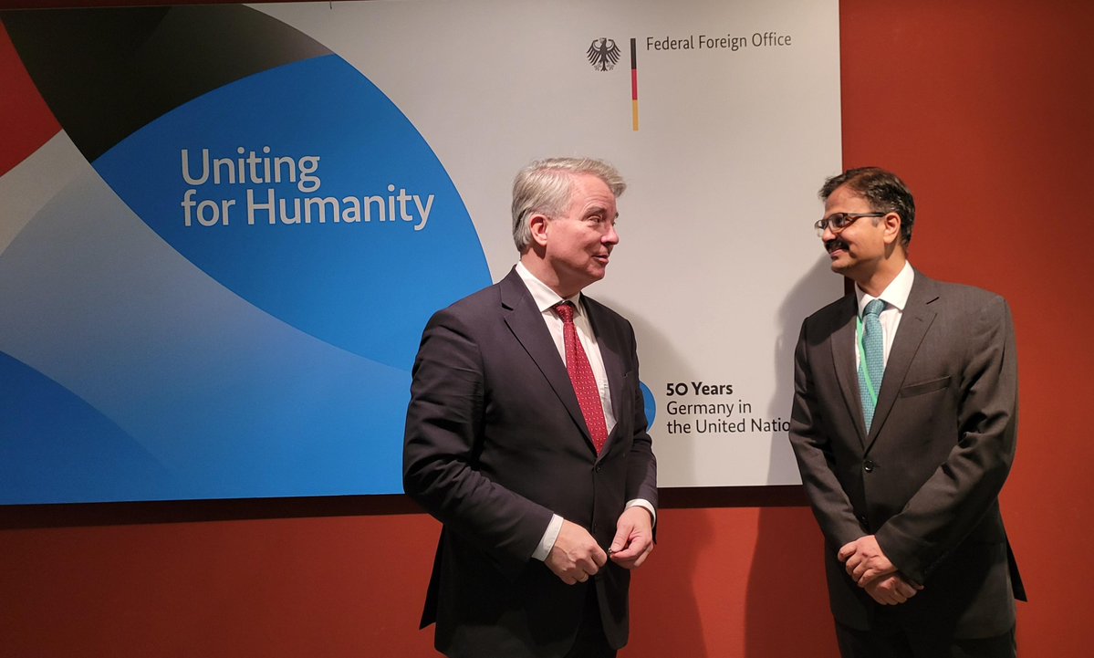 UNSRdevelopment's tweet image. Started an official country visit to Germany today with a meeting on wide-ranging issues with Amb Straussenburg at @GermanyDiplo 

Apart from Berlin, I will have meetings in Cottbus, Düsseldorf &amp;amp; Gelsenkirchen and then share my initial findings on 19 Nov: ohchr.org/en/media-advis…