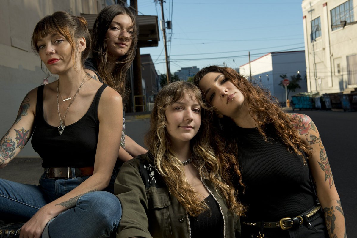 🆕 Blackwater Holylight - Not Here Not Gone <a href="/groovesvillewkd/">🤘🏻Kärl🤘🏻</a> @vickygrandy <a href="/Myrtroen/">Myrtroen (O)))</a> <a href="/AdderleyMonk/">Monk Adderley</a> <a href="/turbokya/">Turbo</a> <a href="/MetalheadRen/">🎗Ren 🇦🇺 🤘💀🌏</a> 

blackwaterholylight.bandcamp.com/album/not-here…