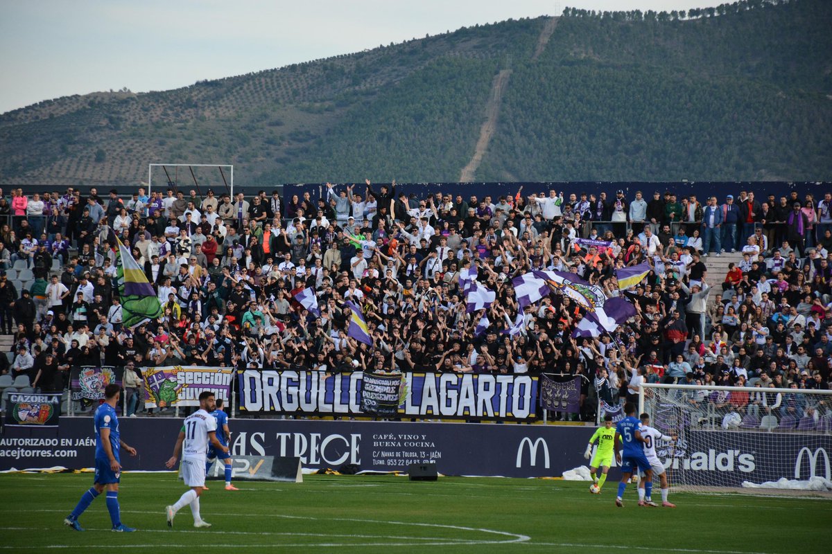 OL2006's tweet image. “Seguiremos dejándonos la vida por ti, perdimos una batalla pero no la guerra.”

Real Jaén - Linares