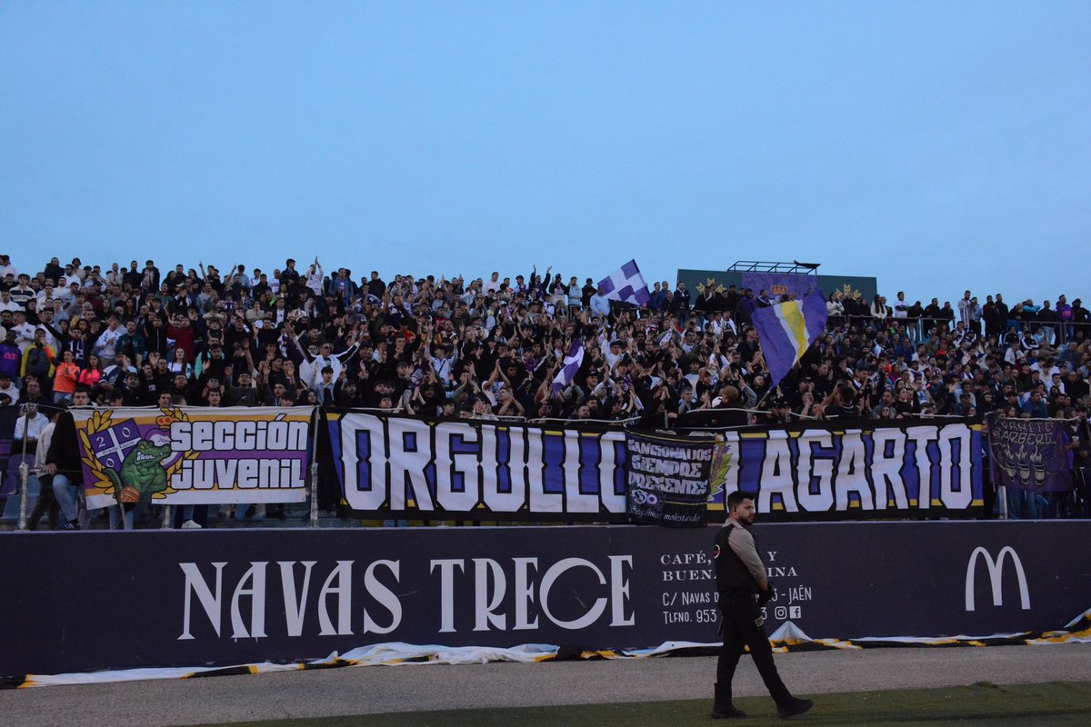 OL2006's tweet image. “Seguiremos dejándonos la vida por ti, perdimos una batalla pero no la guerra.”

Real Jaén - Linares