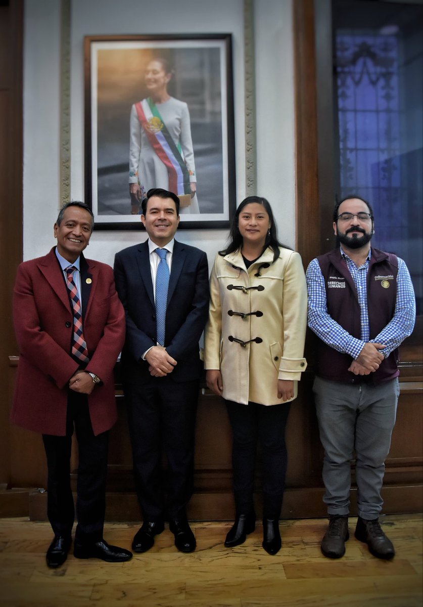 arturomedinap's tweet photo. Esta mañana nos reunimos con la presidenta de la Comisión de Derechos Humanos del @senadomexicano, @CelesteAscenci8; el presidente de la Comisión de Diversidad de la @Mx_Diputados, @JaimeLopezVela, y el titular de la Unidad para la Defensa de los Derechos Humanos de la @SEGOB_mx, @elfroyenciso, para analizar los avances en materia de diversidad y de la agenda de #DDHH.

Desde la Subsecretaría de Derechos Humanos, Población y Migración reafirmamos nuestro compromiso de impulsar acciones que fortalezcan la igualdad, la no discriminación y el ejercicio pleno de los derechos para todas las personas.