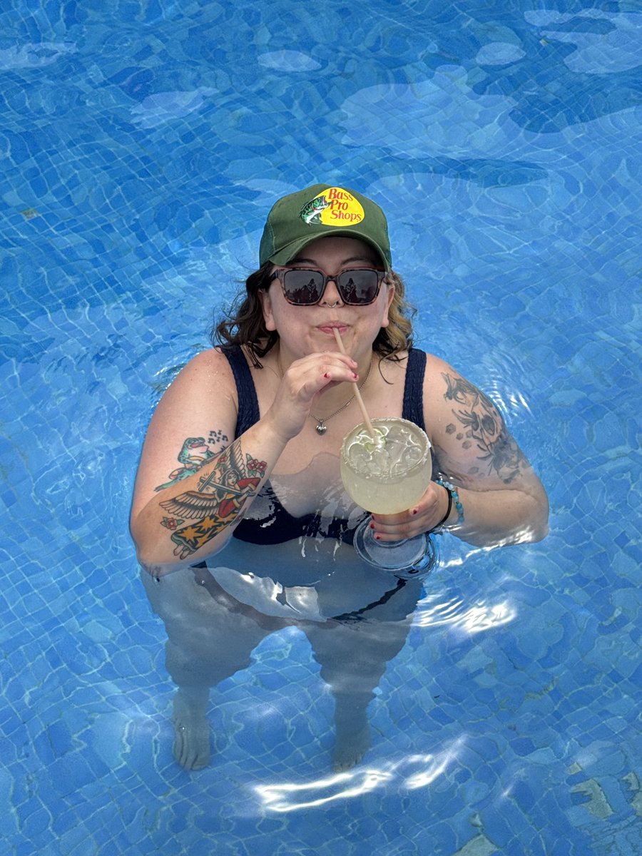 im in Mexico rn shout out <a href="/Coheed/">Coheed and Cambria</a>🍹