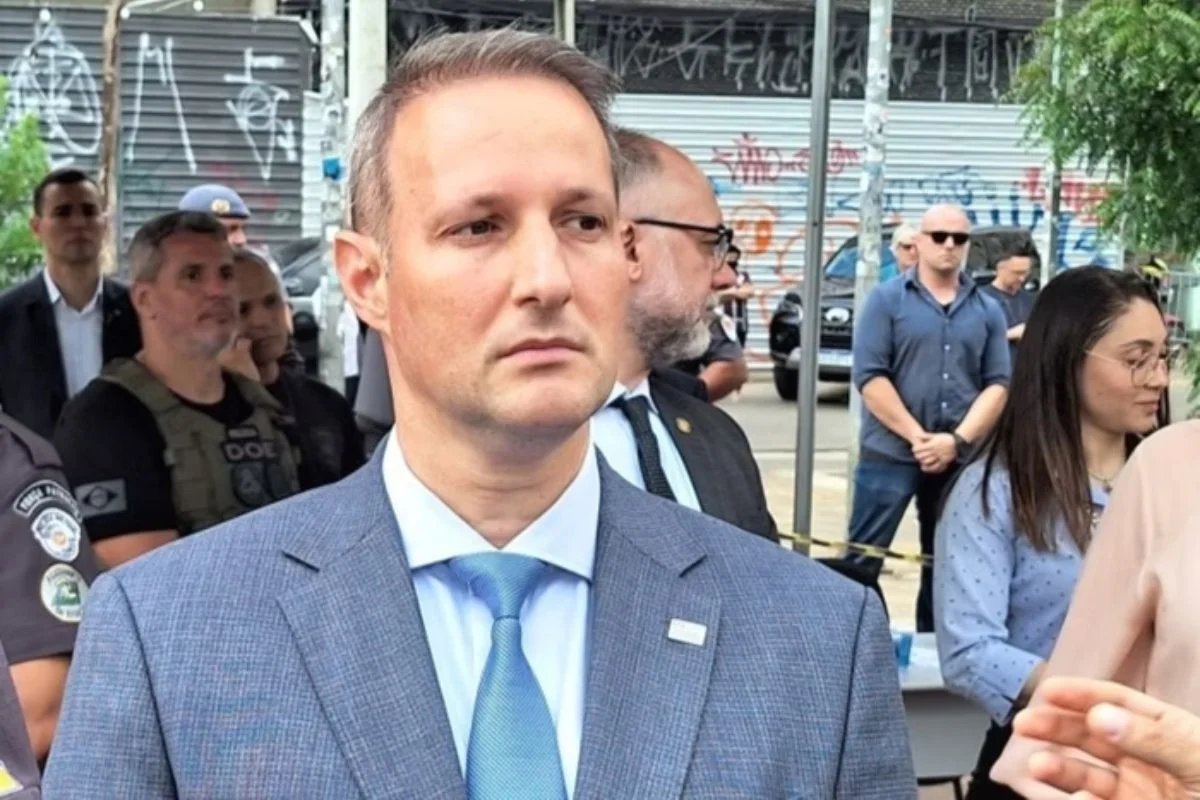 ➡️ Derrite quer impor inegibilidade a membros de facções criminosas

Relator do PL Antifacção propõe que nomes listados nos bancos de dados nacional e nos estaduais deverão perder direitos políticos

Leia: curt.link/JbhWl