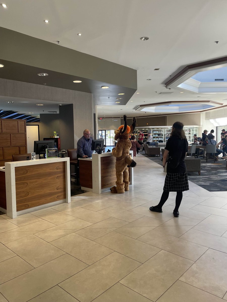 I cant describe how much this man was not phased at all by me checking out in suit LOL

Thanks <a href="/sni_purr/">sniper</a> for the photo