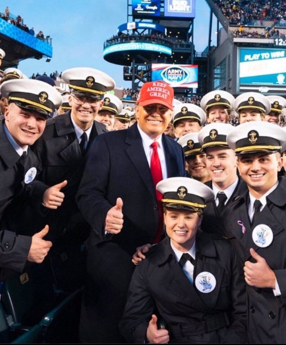 SUBRATA30016572's tweet photo. Happy 250th Birthday US Marines!🎉

Give me a thumbs👍❤to wish Marines a happy birthday!🥳 https://t.co/qRzBfcrprE