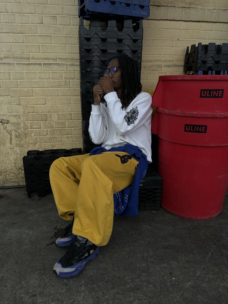 vontskii's tweet photo. my sweats. https://t.co/1pygb1XurR