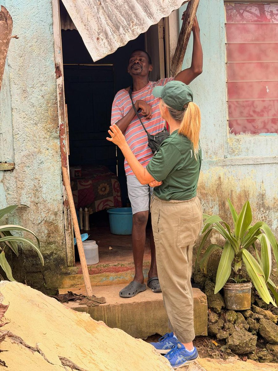 JacanaLife's tweet photo. Powering Recovery ⚡️

Four solar charging generators delivered to bring light and energy where it’s needed most.

Restoring communication. Reconnecting communities. 💛

#HurricaneMelissa #DisasterRelief #SolarPower #CommunityRecovery #SustainableEnergy https://t.co/UVUvZStqGd