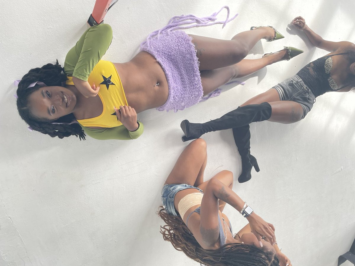 getkutie_'s tweet image. The girls 💋 Make it hot! Stay tuned.