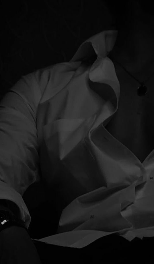 وأراكِ مهما غبت طيفا حاضراً
وسواكِ لست أراه حتى و لو حضر .

مساء الخير