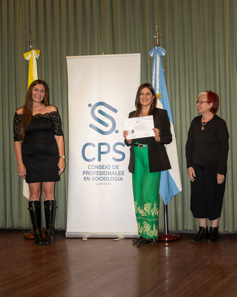 CPSociologia's tweet photo. Durante el acto, nuevas y nuevos colegas se incorporaron a nuestra comunidad profesional, compartiendo trayectorias, motivaciones y reflexiones sobre aquello que nos une: hacer de la sociología una forma de mirar, comprender y transformar la realidad social. https://t.co/DX1gCvDrcG