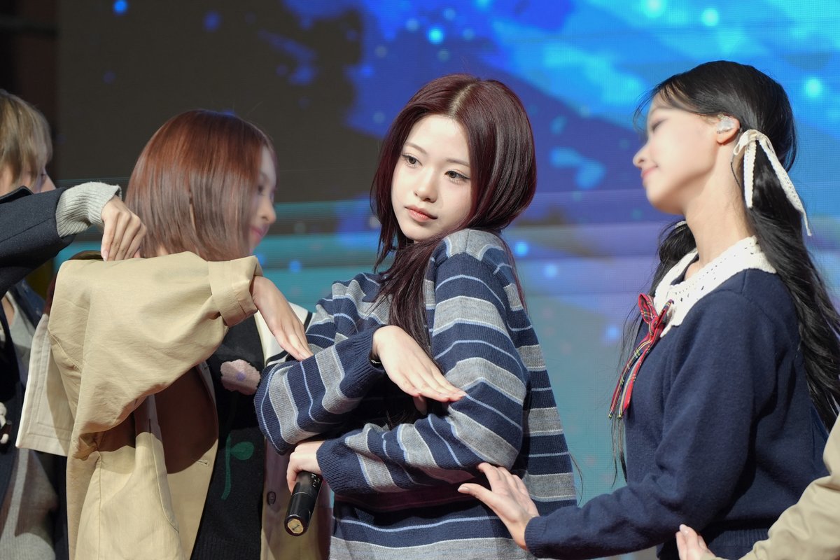 altaria337's tweet photo. 251029 목포과학대 양을대동제
#RESCENE #리센느 #ZENA #제나 https://t.co/y9IE2rjhpH