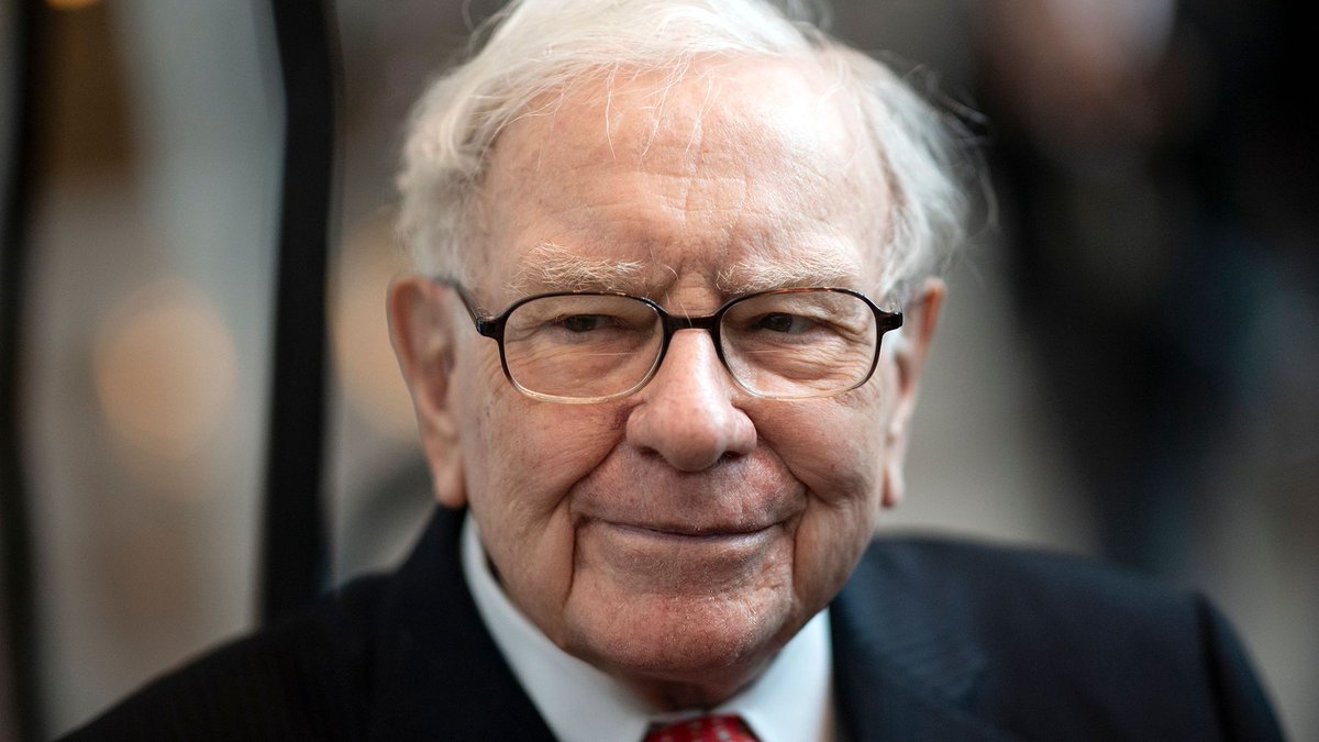 DividendGrowth's tweet photo. Warren Buffett's Thanksgiving Message to Berkshire Hathaway shareholders was just posted 
 https://t.co/DzT2MbBylx https://t.co/CCoX5XiiZb