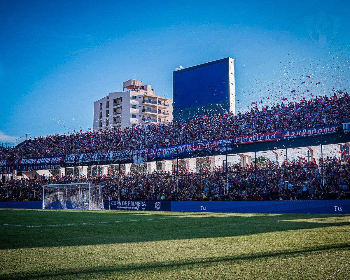 CCP1912oficial's tweet image. ¡Más que nunca; 𝐣𝐮𝐧𝐭𝐨𝐬, 𝐟𝐮𝐞𝐫𝐭𝐞𝐬 𝐲 𝐮𝐧𝐢𝐝𝐨𝐬, apuntando al próximo partido en casa! 💪🏟️🔥