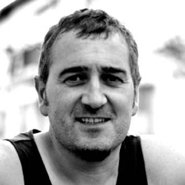 "Guraso bilera.

Irakasleak:  'Hasi aurretik, barkamena  eskatu nahi dizuet, baina bilera hauek  erdaraz egingo ditugu'.

'Barkamena' eska daiteke euskara bigarren mailan jartzen duen hautu politiko kontziente baten ondoren"?

Eredu, zer eredu?
euskalerriairratia.eus/komunitatea/In…