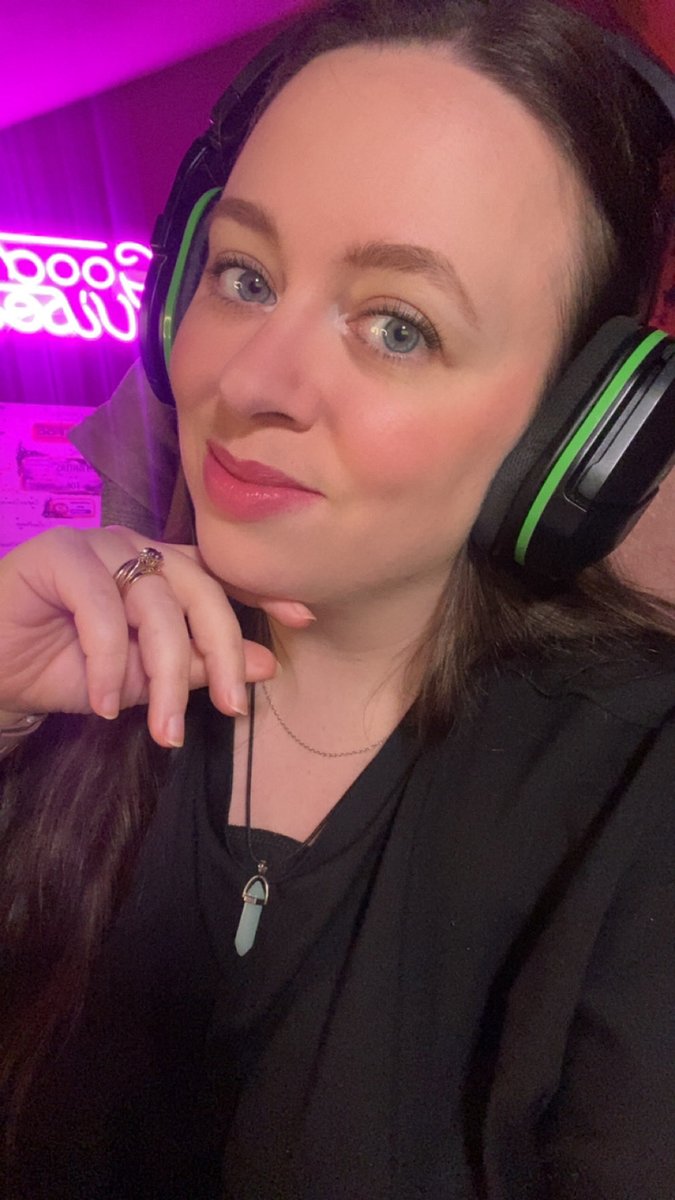 Don’t talk about how filthy my selfie camera is. 

Live now! 💜