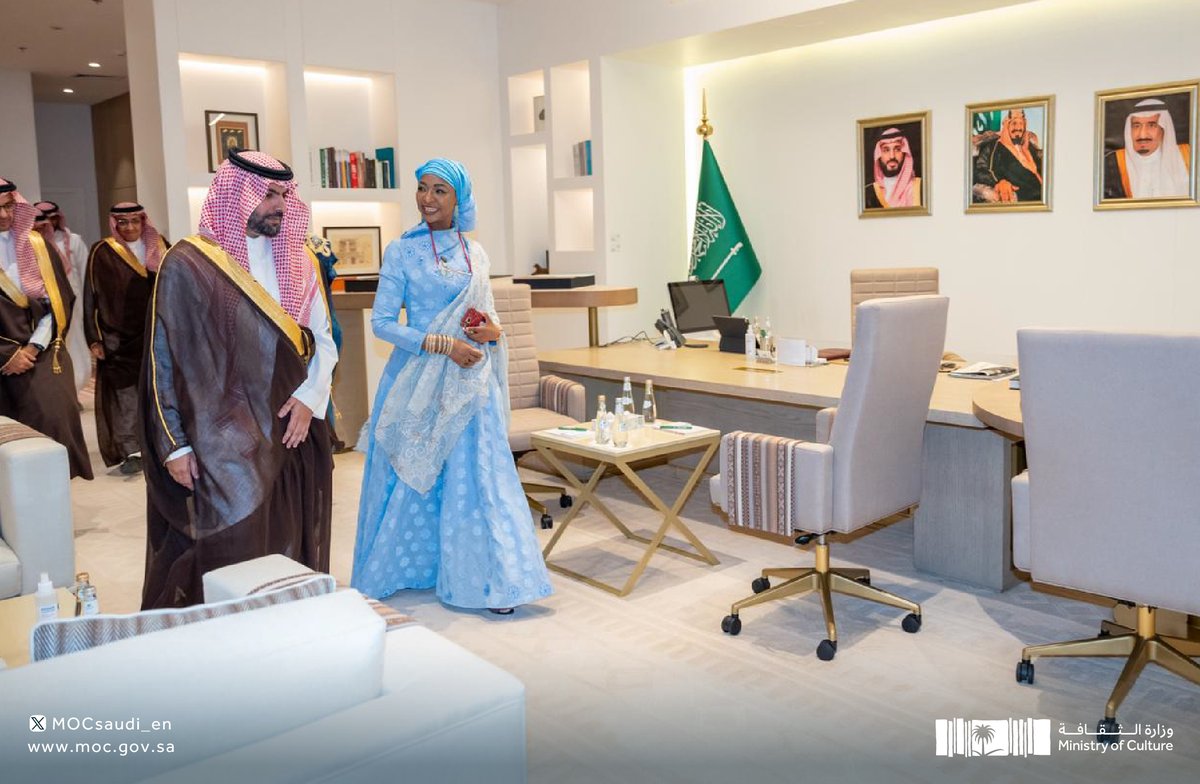 mocsaudi_en's tweet image. HH @BadrFAlSaud met with HE @hanneymusawa, Minister of Art, Culture, Tourism and the Creative Economy of the Federal Republic of Nigeria to discuss avenues to further enhance the cultural cooperation between the two nations. 

#SaudiMinistryOfCulture