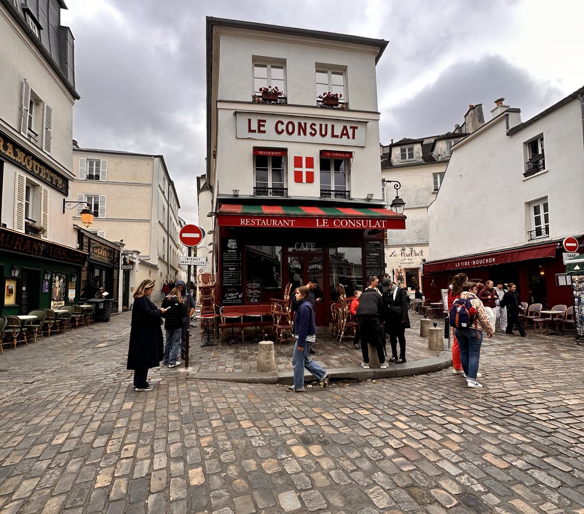 باريس : كتب ، قهوة ، خريف 🍂