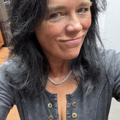 melaniemalone's tweet photo. #NewProfilePic https://t.co/G26dHHF1Te