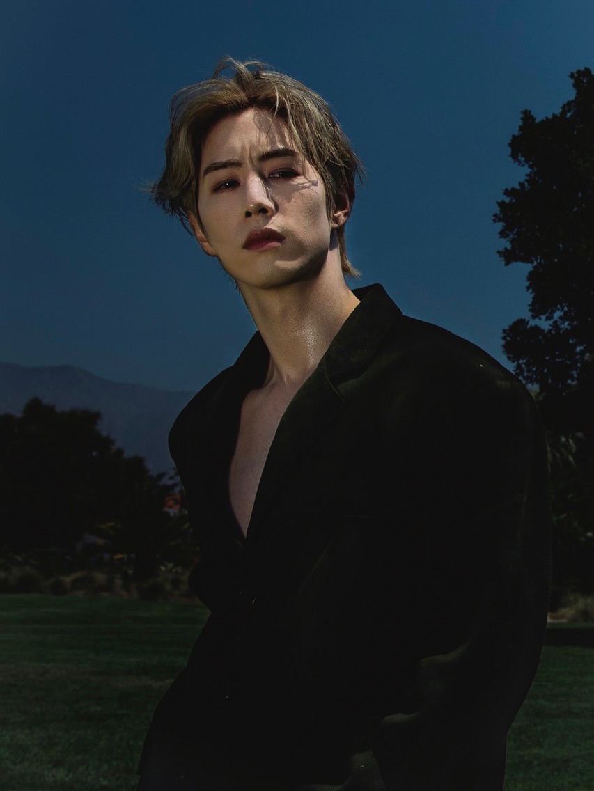 wwmarktuan's tweet photo. 251110 Mark appearing on the cover of cap74024 magazine 😍😘

#MarkTuan #Mark #段宜恩 #마크
@marktuan @DNAmngmnt https://t.co/h2x7dInzbs