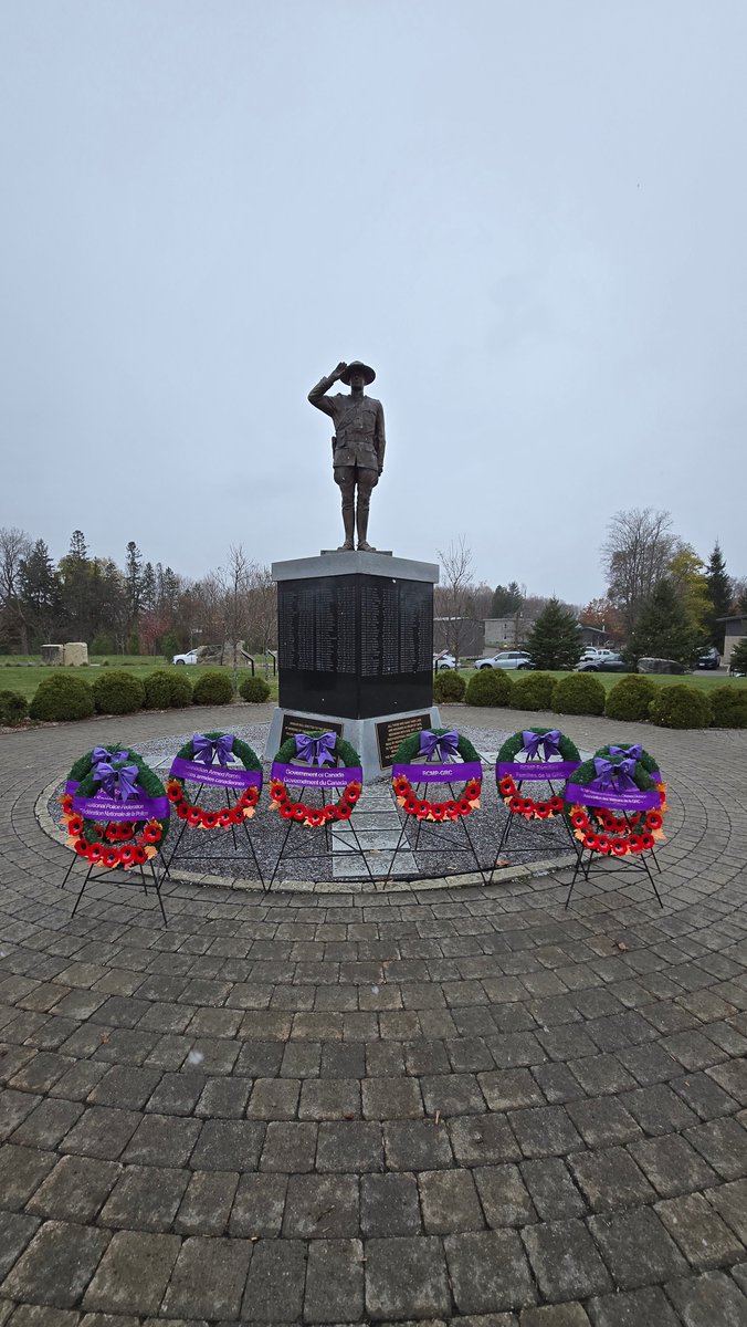 CommrRCMPGRC's tweet image. I was honoured to attend yesterday’s commemorative service at the RCMP National Memorial Cemetery at Beechwood. A meaningful time to pause, reflect, and honour those who served Canada with dedication. We remember them today, and always. Their service will never be forgotten.