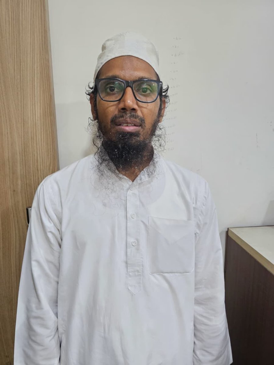 MorchaThe's tweet photo. ⚠️ ISIS डॉक्टर की खतरनाक साजिश बेनकाब! अहमद मोहिउद्दीन सय्यद – चीन से MBBS पास, ISIS आतंकवादी 
सार्वजनिक पानी में जहर मिलाकर हजारों को एक साथ मारने की भयानक योजना!  रैंकिंग कीवर्ड्स:
ISIS Doctor | Water Poisoning | Terror Plot | Public Safety #ISIS_डॉक्टर #जल_विषाक्तता #आतंकवादी https://t.co/4ooYSKvVwr