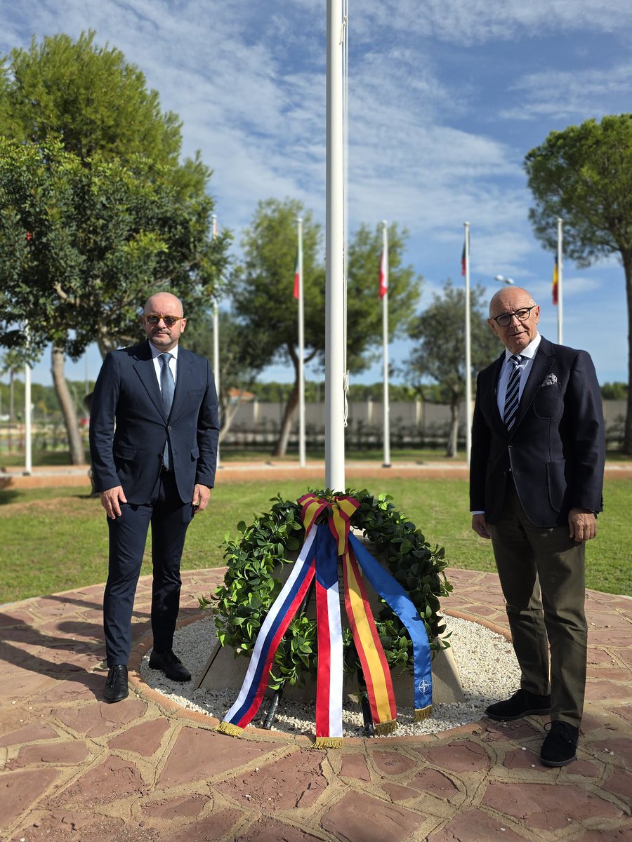 LiborSecka's tweet image. Honoured and proud to take part together w/ Slovak Ambassador @jurajtomaga in flag rising ceremony at @CGTAD_NRDC_ESP in #Betera (#Valencia) on the occasion of the #velvetrevolution anniversary. @CzechEmbMadrid 
@SlovakiainSpain 
#WeAreNATO #StrongerTogether
🇨🇿🇸🇰🇪🇦⚔️