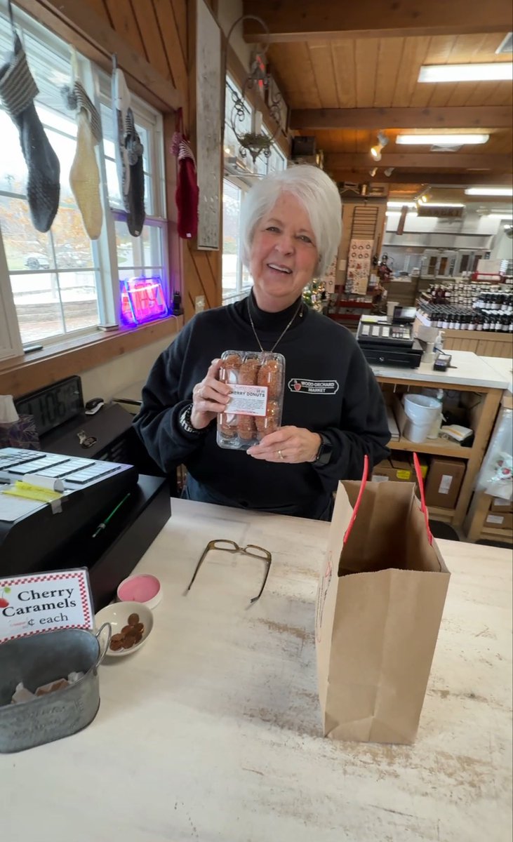 grauabbey's tweet photo. @ajdillon7 Bag has been secured. They even had fresh cherry donuts today! Let me know how I can get them to you tonight ☺️ https://t.co/sHkMd9tzI1