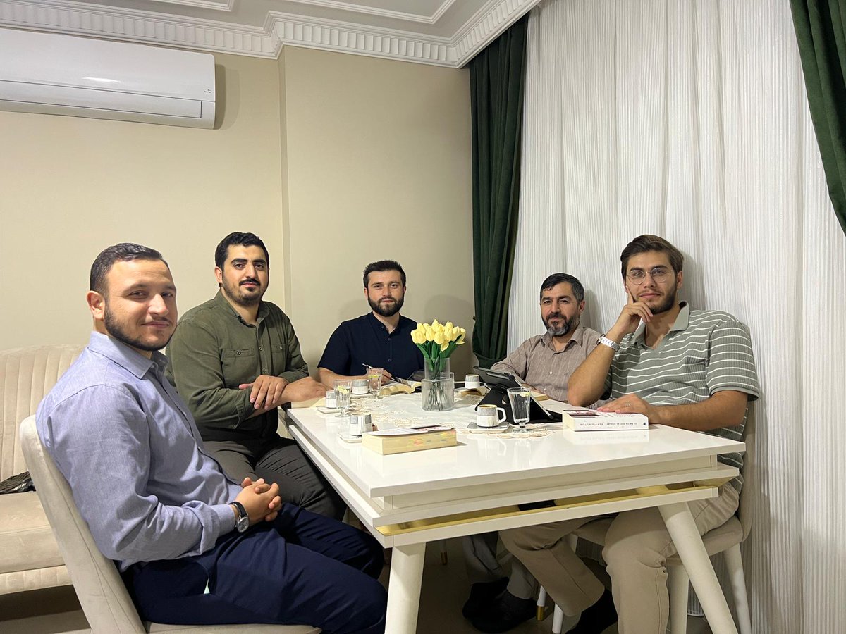 Arayış Okuma Mektebinde Seyyid Kutub’un yazdığı “İslam’da Sosyal Adalet” kitabını tahlil ettik. Şehid’in, bedelini canıyla ödediği kitaplarını okumak insana ruh ve bilinç veriyor. Gelin kısaca kitap hakkında konuşalım: