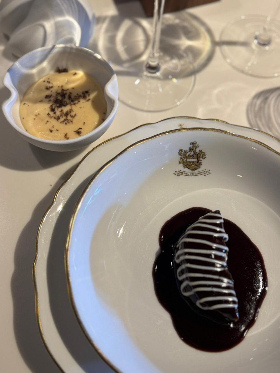 igNachoSolana's tweet photo. Sigo emocionado !! Que denostada tenemos la cocina francesa auténtica en España y que maravillosa es !! Aquí en #ithurria restaurante y en uno de los pueblos más bonitos de Francia ( Ainhoa ) https://t.co/9DEUa4hz0Z