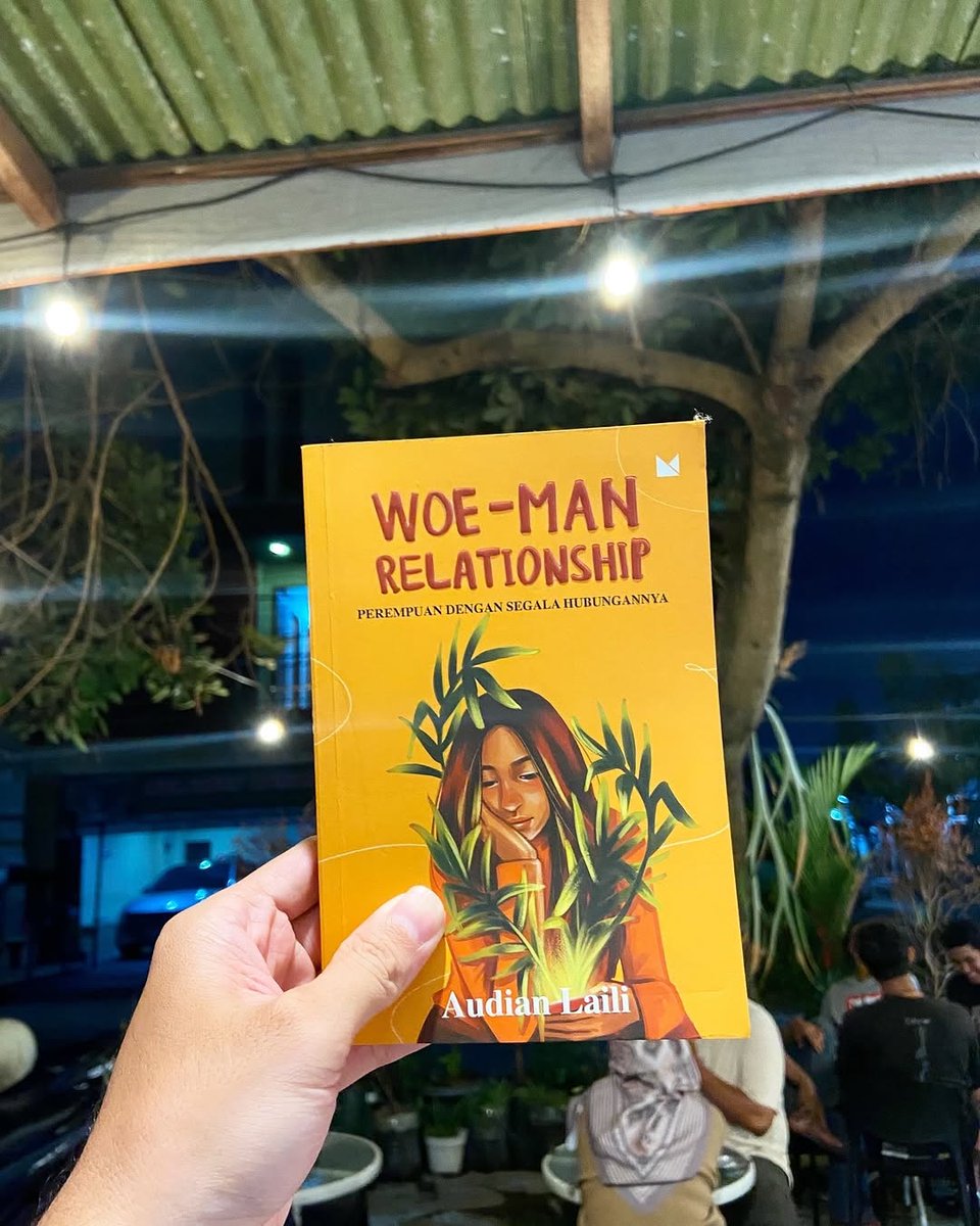 Woe-man Relationship adalah sekumpulan esai tentang dinamika perempuan menghadapi pergulatan sehari-hari. Melewati singgungan dan tuntutan yang tak selalu bikin nyaman, tapi harus diterima sebagai sebuah proses mendewasakan diri.

Harga : Rp 78.000
instagram.com/p/DQ1O7sIkm1c/…
