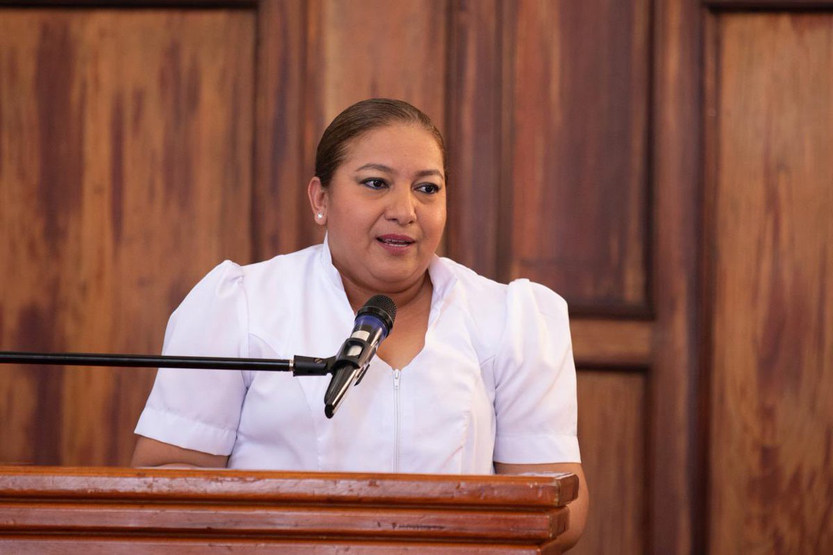 La canciller <a href="/gabisommerfeld/">Gabriela Sommerfeld</a>, destacó que este logro marca un hito en la relación bilateral y en la movilidad humana entre 🇪🇨 e 🇮🇹, y refleja el compromiso del Gobierno Nacional de generar oportunidades de empleo digno para los ecuatorianos, en el país como en el exterior.